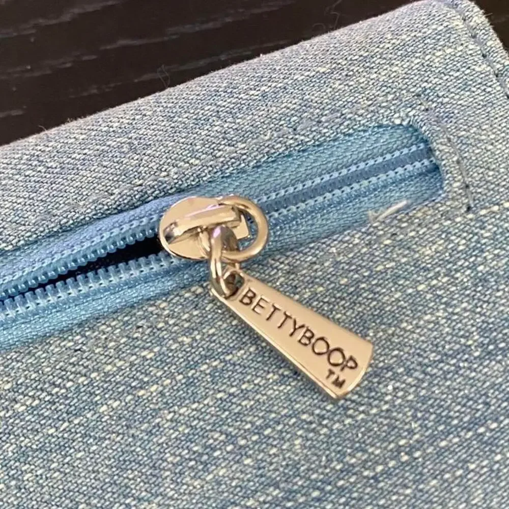 Vintage 2000s betty boop blue wallet